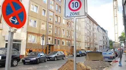 Viel Sand, wenig Parkplatz, keine Bauarbeiter. Baustellen in Wohngebieten sind oft ein Ärgernis.