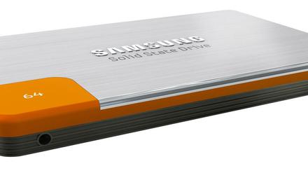 Klein Kompakt und ziemlich schnell: Eine SSD-Platte von Samsung.