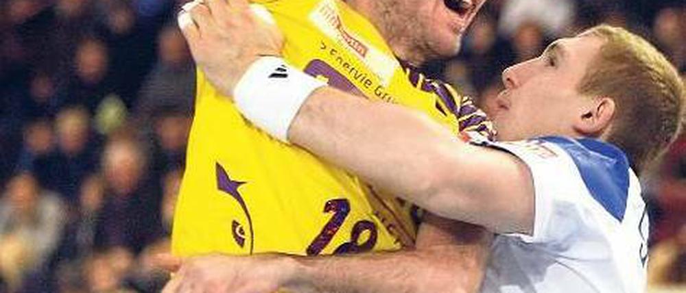 Siesta. Iker Romero (links) blieb gegen Minsk weit unter Normalform.Foto: dpa