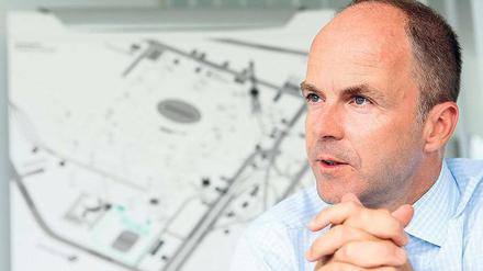 Christian Göke, der bereits seit 2000 einer der Geschäftsführer der Messe Berlin war, galt als Favorit des scheidenden Messechefs für die Nachfolge. Jetzt hat sich der 47-jährige Jurist auch in der förmlichen Ausschreibung durchgesetzt.