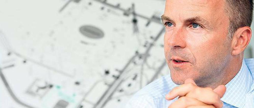 Christian Göke, der bereits seit 2000 einer der Geschäftsführer der Messe Berlin war, galt als Favorit des scheidenden Messechefs für die Nachfolge. Jetzt hat sich der 47-jährige Jurist auch in der förmlichen Ausschreibung durchgesetzt.