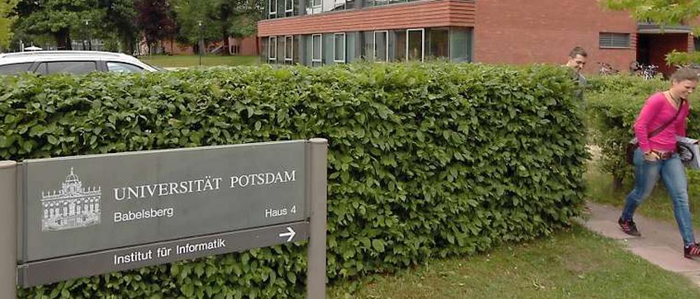 54 Millionen Euro mehr im Jahr fordern die Rektoren, darunter der Präsident der Uni Potsdam, Oliver Günther.