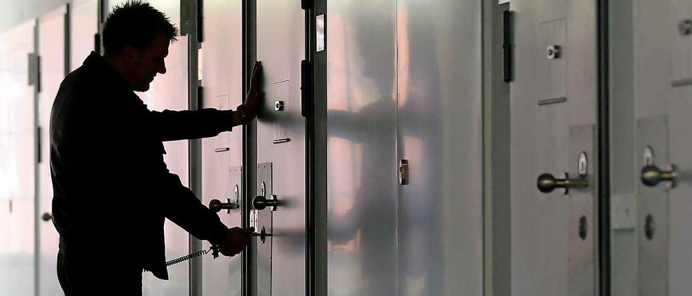 Berliner Gefangene protestieren gegen ihre Haftbedingungen.