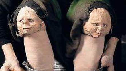 Dringend gesucht! Diese Masken hat die Puppenspielerin verloren.