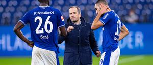 Schalke-Trainer Manuel Baum blickt lieber nach vorn.