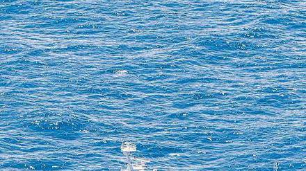 Konkurrenten. Ein japanischer Aufklärer überfliegt einen chinesischen Aufklärer nahe jenen Inseln, die China Diaoyu und Japan Senkaku nennt – beide erheben Ansprüche. Foto: rtr