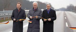 Still ruht der Verkehr. Aber nach dem Schnitt ist die Avus endlich offen.