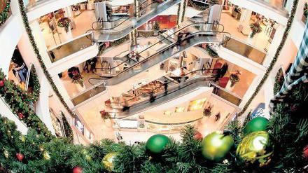 Von wegen Krise. Das Weihnachtsgeschäft läuft gut an, Bücher sind die beliebtesten Geschenke. Allein damit wird Umsatz von 1,14 Milliarden Euro erwartet.