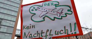 Am Wochenende haben in Berlin einige tausend Menschen in Berlin gegen Fluglärm und Nachtflüge demonstriert.