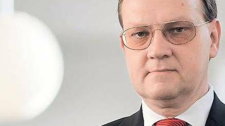 Bernd Palenda (52), ist seit dem 19. November kommissarischer Leiter der Abteilung Verfassungsschutz beim Innensenator. Der Jurist war zuvor für die Aufsicht über den Polizeivollzugsdienst zuständig. Foto: dapd