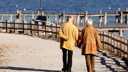 Die Renten sollen bald schon steigen. Manche werden das erst glauben, wenn sie es auf dem Konto sehen. 