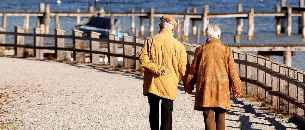 Die Renten sollen bald schon steigen. Manche werden das erst glauben, wenn sie es auf dem Konto sehen. 