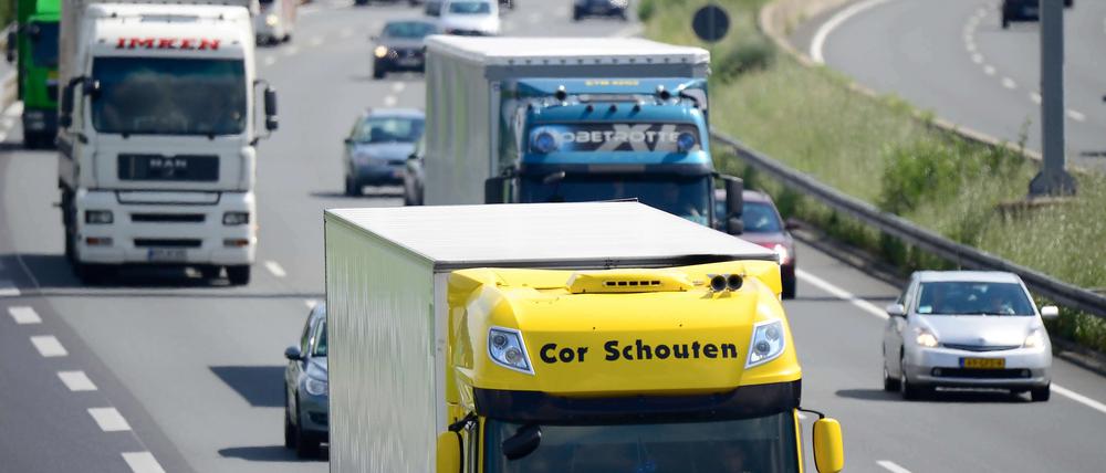 Seit Jahren schießt ein Unbekannter auf LKW. Nun bittet das BKA die Öffentlichkeit um Mithilfe.