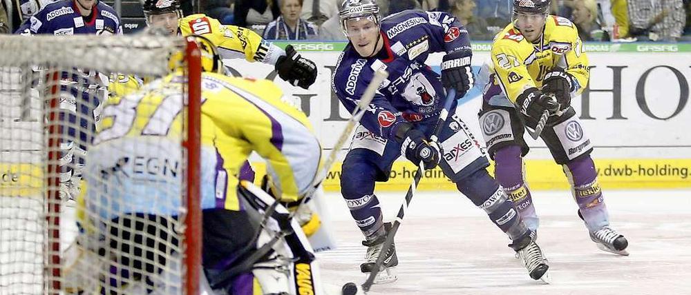 Eisbären-Torschütze Mulock.