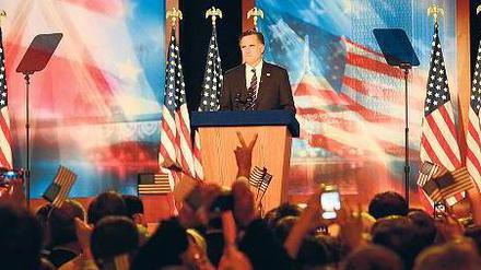 Moment der Niederlage. Der Republikaner Mitt Romney ließ die Öffentlichkeit warten, bevor er in Boston Obamas Wahlsieg eingestand. Foto: dpa