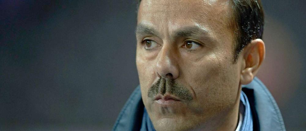 Nachdenklich. Jos Luhukay war mit der Leistung seiner Mannschaft gegen Ingolstadt nicht zufrieden.