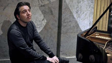Der türkische Musiker Fazil Say steht wegen Beleidigung des Islam vor Gericht.