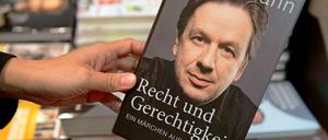 In seinem Buch rechnet Kachelmann mit all den Menschen ab, die ihn der Vergewaltigung bezichtigt haben. 