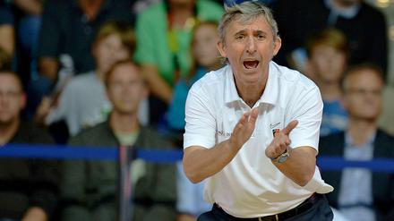 Ein Mann, viele Optionen. Svetislav Pesic hat die Nationalmannschaft gerade zur EM 2013 geführt. Jetzt lässt er offen, ob er das Team weiter betreuen will. Foto: dpa