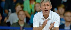 Ein Mann, viele Optionen. Svetislav Pesic hat die Nationalmannschaft gerade zur EM 2013 geführt. Jetzt lässt er offen, ob er das Team weiter betreuen will. Foto: dpa