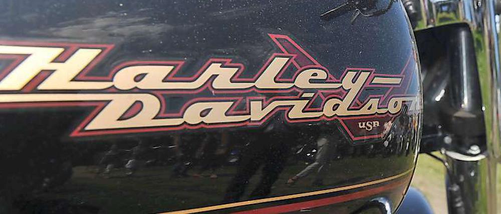 Spritztour gefällig? Unfreiwillig ließen sich Brandenburger Politiker von Mitgliedern der Hells Angels kutschieren.