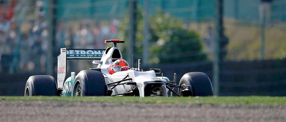 Rekordweltmeister Michael Schumacher beim Training im japanischen Suzuka. Wenig später baute er einen Unfall.