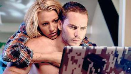 Die Formel für den Superstoff. Blake Lively und Taylor Kitsch als Dealerpärchen. 