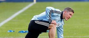In Startposition. Bastian Schweinsteiger.