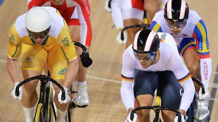 Maximilian Levy (vorne rechts), hier im Vorlauf-Duell mit dem Australier Shane Perkins.