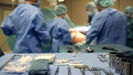 Nach dem Organspendeskandal an der Göttinger Uni-Klinik wird der Ruf nach dem Staat laut.