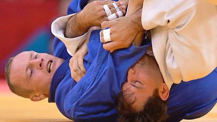 Gewann im Kampf um Bronze: Judoka Dimitri Peters (links) hier im Kampf gegen Ariel Zeevi aus Israel.