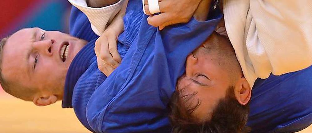 Gewann im Kampf um Bronze: Judoka Dimitri Peters (links) hier im Kampf gegen Ariel Zeevi aus Israel.