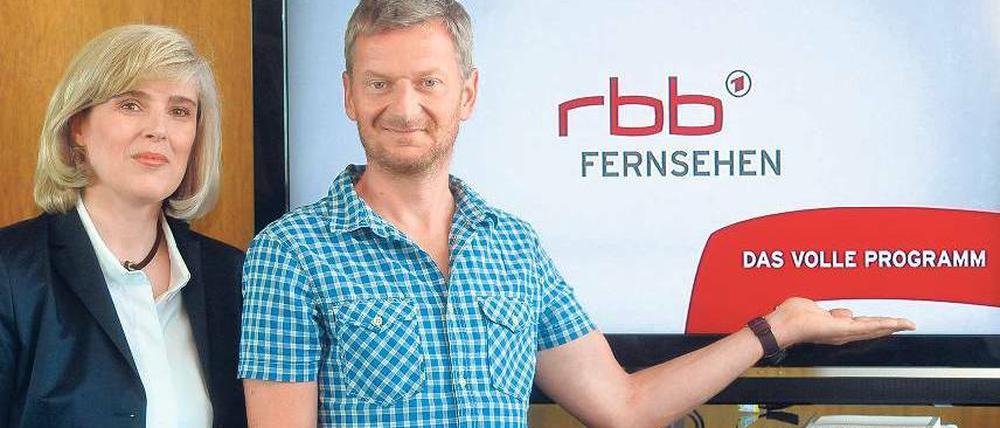 Ran an die Jugend. RBB-Programmdirektorin Claudia Nothelle und Comedian Michael Kessler stellen das neue On-Air- und Off-Air-Design des Senders vor. Foto: RBB