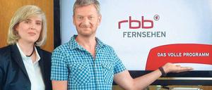 Ran an die Jugend. RBB-Programmdirektorin Claudia Nothelle und Comedian Michael Kessler stellen das neue On-Air- und Off-Air-Design des Senders vor. Foto: RBB