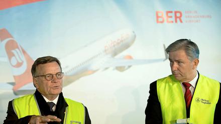 BER-Aufsichtsratschef Klaus Wowereit soll sein Amt abgeben, fordert jetzt auch ein Parteikollege.