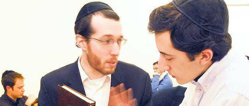 Jüdisches Leben in Berlin ist vielseitig. In der Thoraschule – wie auf diesem Bild – lernen junge Gläubige alles über ihre Religion. Sie wie auch säkulare Juden stellen die Praxis der Beschneidung nicht infrage.