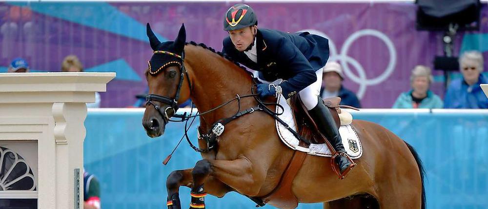 Michael Jung reitet auf "Sam" nach Mannschaftsgold anschließend auch im Einzel zum Olympiasieg.