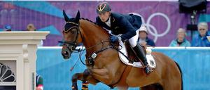 Michael Jung reitet auf "Sam" nach Mannschaftsgold anschließend auch im Einzel zum Olympiasieg.