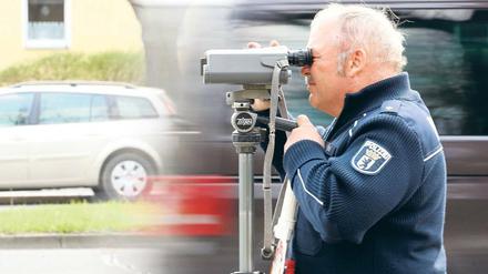 Raser im Visier. Im vergangenen Jahr nahm die Polizei 42,6 Millionen Euro Bußgelder für Geschwindigkeitsübertretungen ein. Zum Schulbeginn sind wieder Schwerpunktkontrollen geplant. Foto: dpa/Krumm