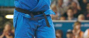 Der den Weißrussen wendet. Andreas Tölzer interessierte sich nach dem Sieg im Kampf um Platz drei nicht für die Farbe der Medaille. Foto: AFP