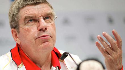 DOSB-Präsident Thomas Bach ist empört über die Vorwürfe aus der Politik.