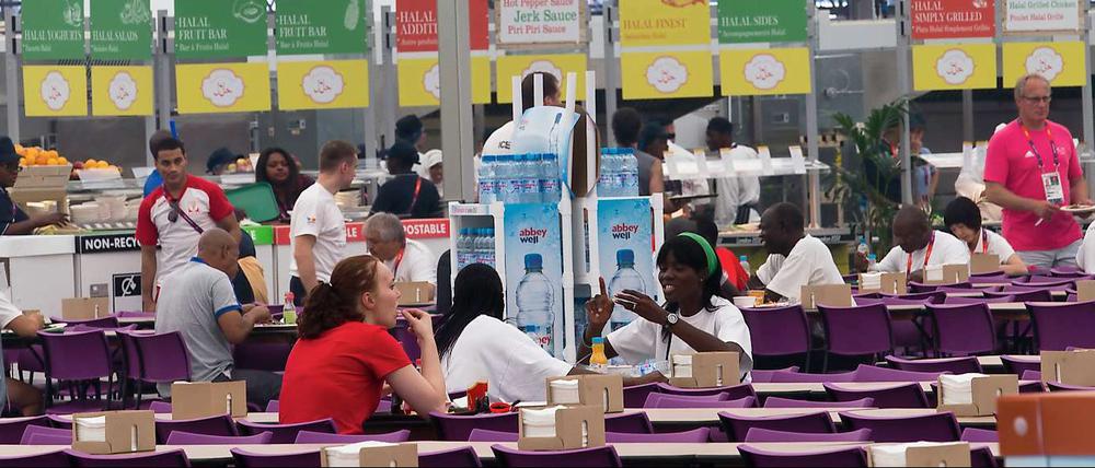 Kulinarische Sportreise. Ob Kebab, vegetarisches Curry, Eisbein auf Sauerkraut oder Fish and Chips - in den Restaurants im Londoner Olympiapark ist für jeden etwas dabei.