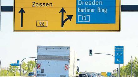 Schön die Spur halten. Auf vier Bundesstraßen – wie hier der B 96 – gilt die neue Maut. Politiker fürchten, dass die Fahrer ausweichen, um Geld zu sparen.