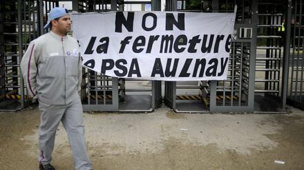 Protest gegen die Schließung eines Werks von Peugeot in der Nähe von Paris: Die Autobauer haben ihre Überkapazitäten nur kaschiert und nicht abgebaut.