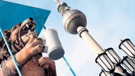 Gut gebrüllt, Löwe. Wenn schon nicht den Zapfhahn, so will Bayern den Berlinern doch den Geldhahn zudrehen.