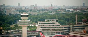 Tegel muss länger offen bleiben als geplant - der Flughafen arbeitet mittlerweile am absoluten Limit.