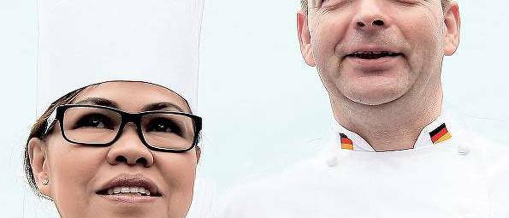 Weiße Weste. Ulrich Kerz kocht für die Kanzlerin, seine Kollegin Cristeta Comerford für Obama. Foto: dapd/Adam Berry