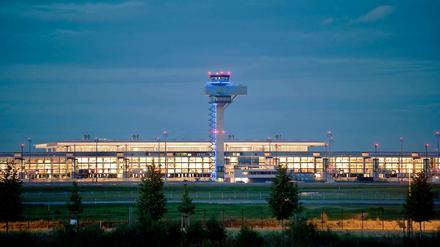 Beim Flughafen BER ist die Zeit der juristischen Spitzfindigkeiten ist, auch wenn noch einige Klagen laufen, vorbei.