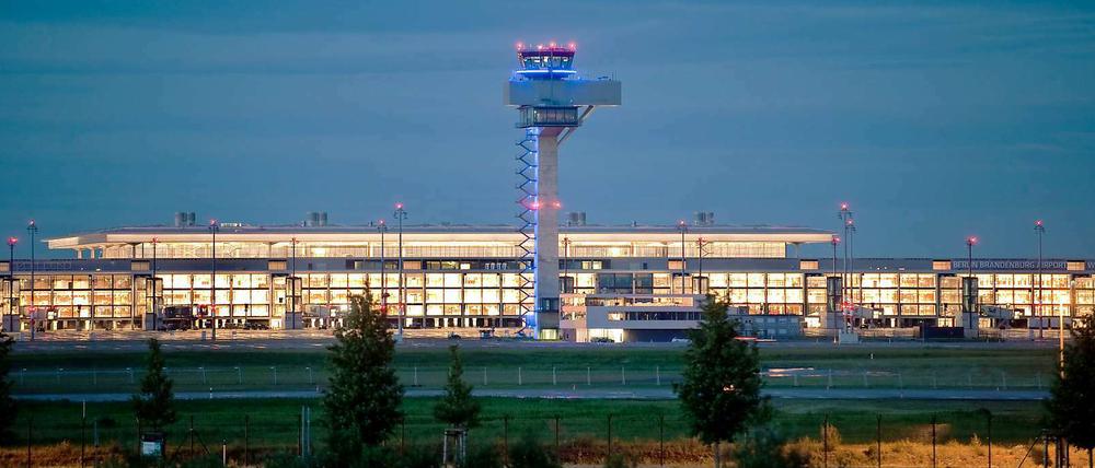 Beim Flughafen BER ist die Zeit der juristischen Spitzfindigkeiten ist, auch wenn noch einige Klagen laufen, vorbei.