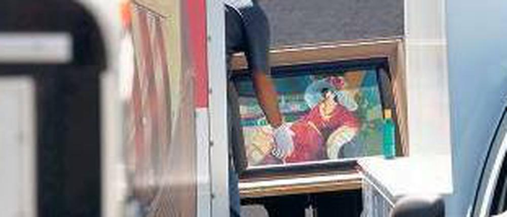 Sammler moderner Kunst. Polizeibeamte beschlagnahmen mehr als 1000 Gemälde, die der Deutsche gesammelt hat. Damit sollen die Geprellten entschädigt werden. 